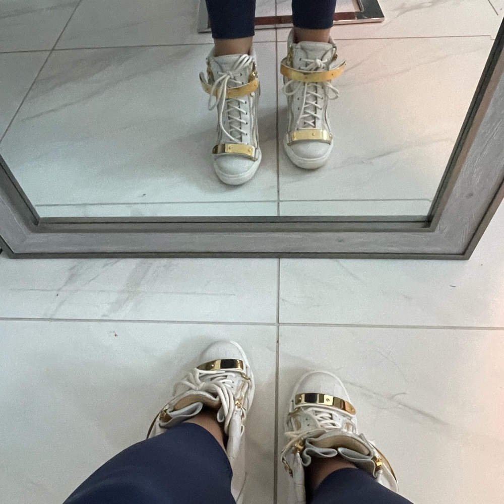 Authentic Giuseppe Zanotti white and gold High Top Sneakers Size 38.5 . - Picture 7 of 16